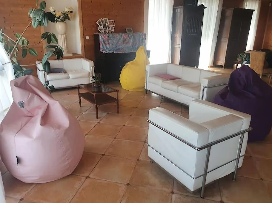 La Maison Rose Sur Le Port
